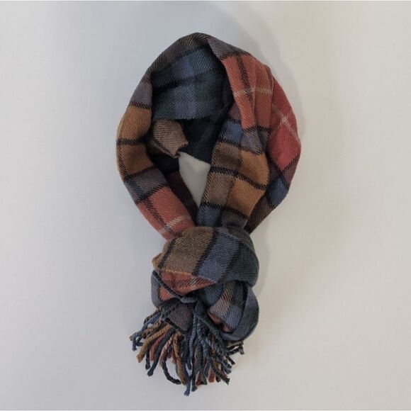 Highland Tartan Tweeds of Scotland 100% Lambswool Buchanan Antiques Scarf - Picture 3 of 10
